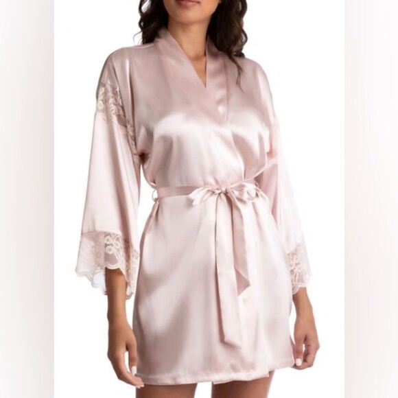 In Bloom Eliza Pink Satin Robe with Lace Trim in Shell Pink NWT - Picture 1 of 2